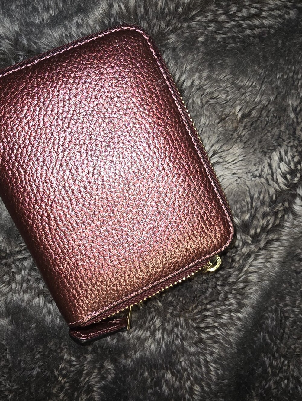 Coach Metallic Plum Pebbled Leather Zip Wallet with Gold Logo - Picture 4 of 7